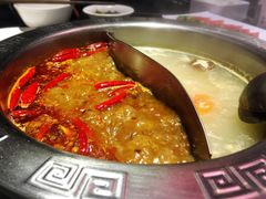 红油鸳鸯锅-热辣宗师·串串火锅(万达金街店)