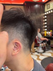 -东方先生国潮男士理发馆