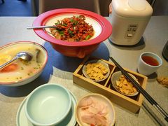 -有红鸡毛店·川菜(建设路店)