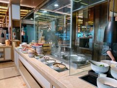 -大中华希尔顿酒店-念自助餐·嗨啤·小龙虾