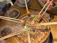 七彩泡椒牛腩牛杂煲-夜椒瑶·广西大排档(八卦岭店)