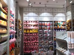 -名创优品(江南新地店)