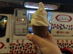 -香港回归祖国纪念碑