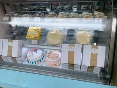 面包甜点陈列柜-薇薇安千层蛋糕(府城店)