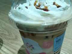 -瑞幸咖啡(新世界中心店)
