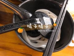 -丽虹云南过桥米线(兴工街店)