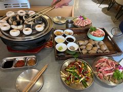 -围炉肉舍•炭烤活鳗•丹东海鲜烤肉(步行街店)