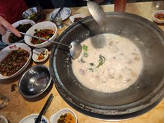 -陈大锅·岳阳鱼馆·地道岳阳菜(美食街店)