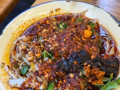 -拈签一笑黄牛肉辣卤串串