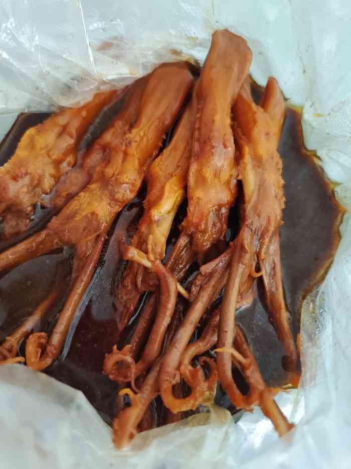 川香府鸭颈王麻辣烫-"就在我家楼下 有时候下班了 或者出去玩.