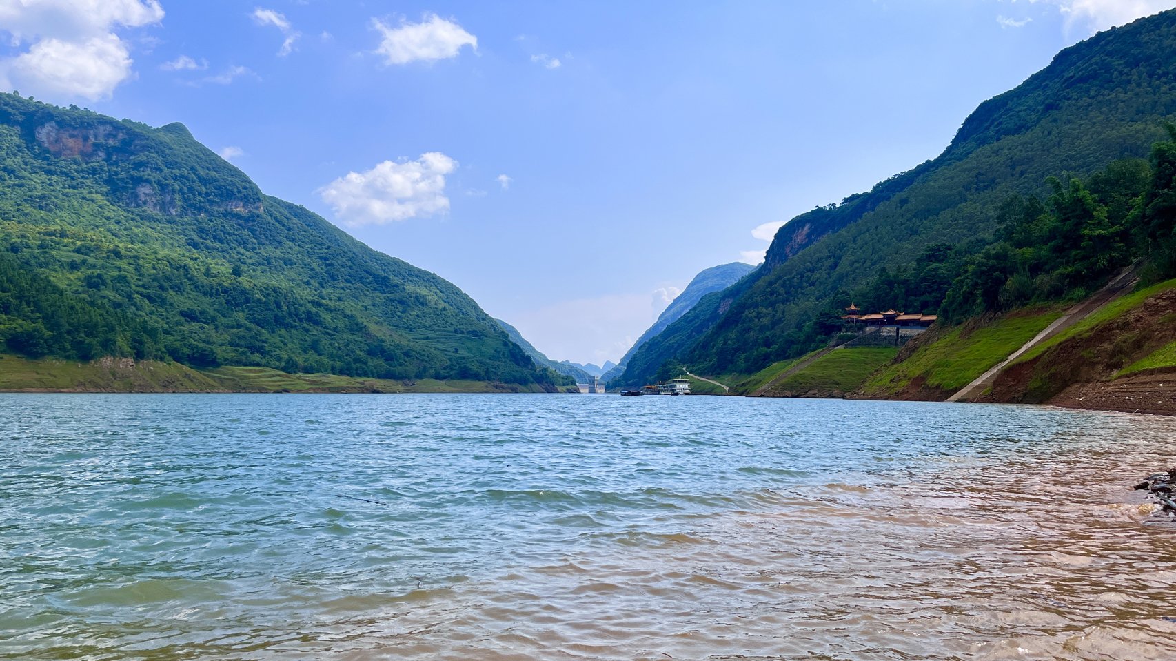 鲁布革三峡是中国西藏自治区的一处自然景观