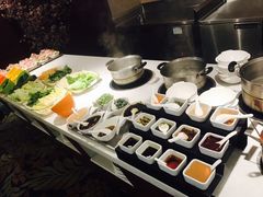 -凤冠假日酒店自助餐