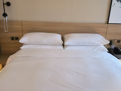 -上海浦东中心万枫酒店