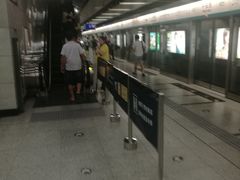 电梯-平安里(地铁站)