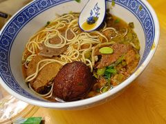 辣肉面-沪西老弄堂面馆(定西路店)