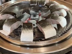 -围炉肉舍•炭烤活鳗•丹东海鲜烤肉(步行街店)