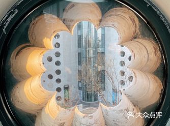 北京首钢园看展｜隐藏怀旧小花窗打卡成功
