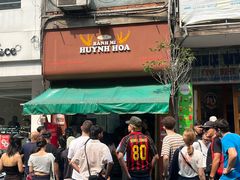 -Bánh Mì Huynh Hoa
