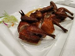 生炸妙龄乳鸽-景月阁空中食府(希尔顿酒店)