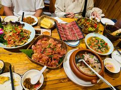 -老滇山寨•云南特色菜•地方菜•民族风情歌舞表演(金碧店)