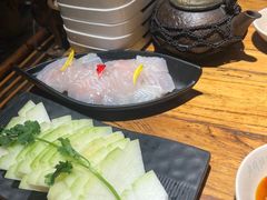 -老牌坊云南鱼豆花火锅(爱建店)