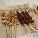 这家烧烤，我能炫三盘！家人们，偶然发现一家超绝的烧烤店