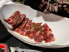 -山川小町·极番烧肉(新地假日广场店)