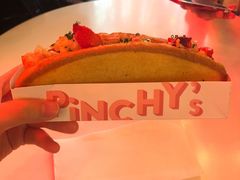 缅因州龙虾卷-Pinchy's Lobster & Champagne Bar