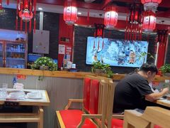 -鲁员外地锅鸡地锅鱼(龙湖江东天街店)