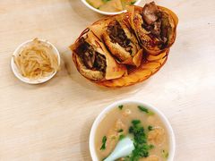 -洪峰浩老北京烧饼夹肉(角门路店)