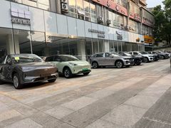 -吉利汽车彭州直营店