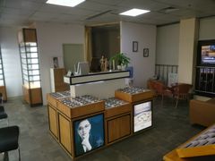 -LOGO眼镜·蔡司品牌折扣店(龙华清湖店)
