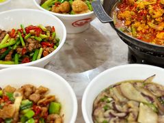油豆腐炒剔骨肉-红色湘菜馆(春风店)