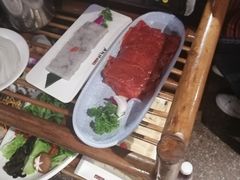 -老牌坊云南鱼豆花火锅(哈西万达店)