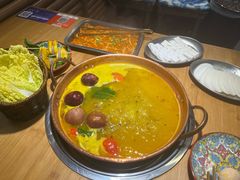 -洱火云南酸菜牛肉火锅(石景山当代商城店)