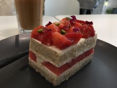 草莓西瓜蛋糕-双风车咖啡馆 Twin Windmills(六道口店)