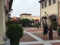 -佛罗伦萨小镇广佛名品奥特莱斯(疏港路店)