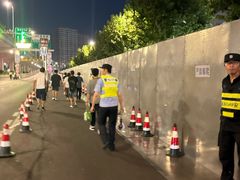 -上海游泳馆(地铁站)