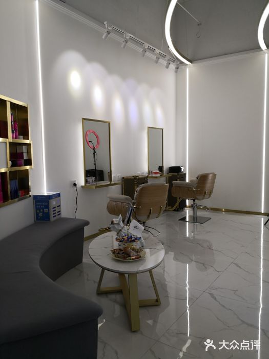 MYYF SALON烫发染发图片