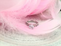 -威德钻石-克拉钻大本营(南京东路店)