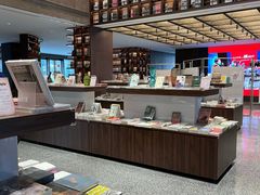 -钟书阁(群光广场店)