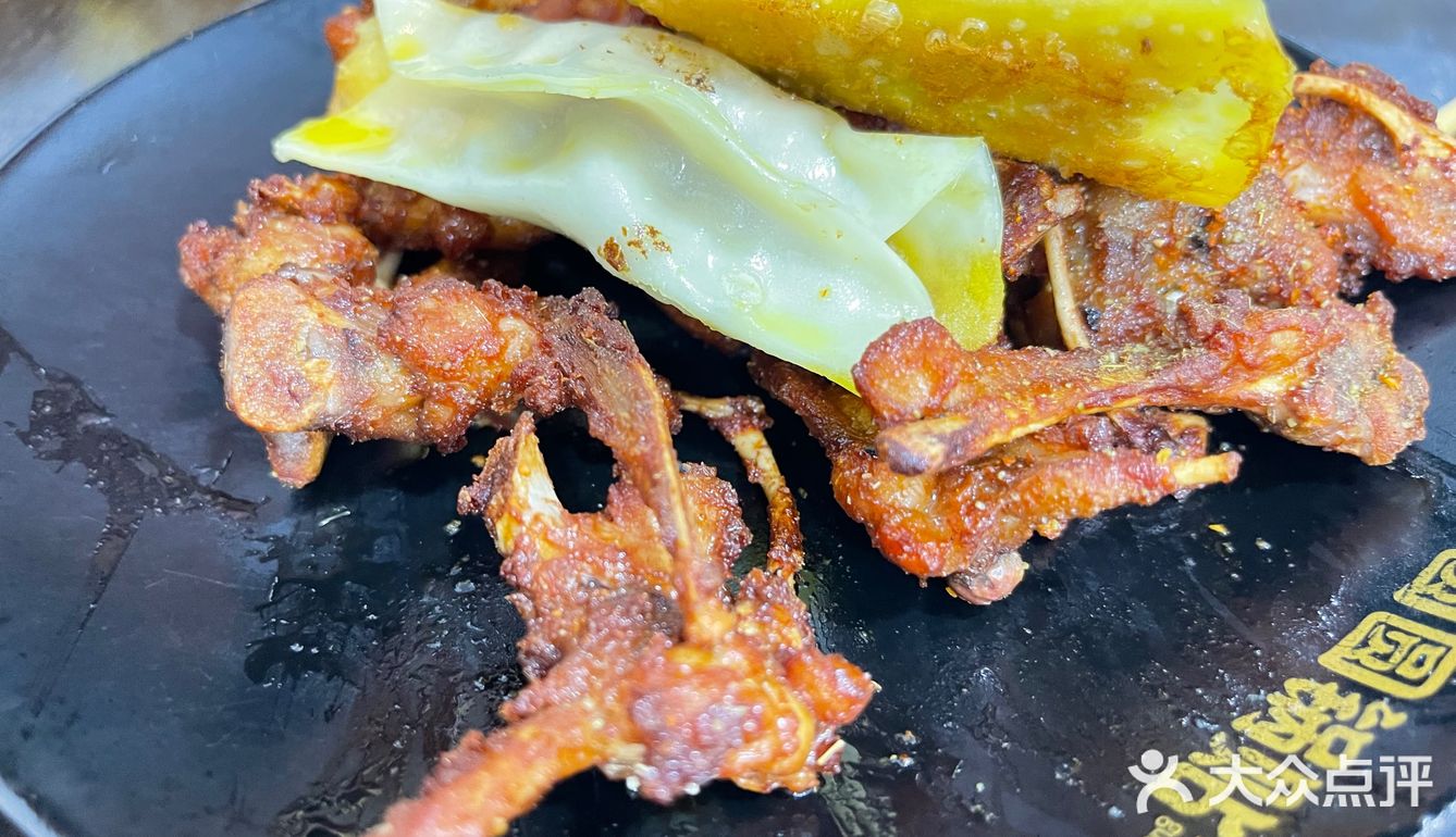 长沙爆汁什么香肠（忘记名字了）咬下去很有口感