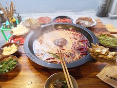 -黄潇洒老火锅(九眼桥宏济巷店)