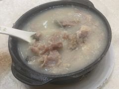 -东豪园林海鲜酒家(南港路辅路店)