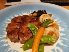 牛柳排配香草野生菌-京旬海鲜放题·铁板烧自助餐厅