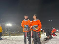 -采薇庄园四季滑雪场