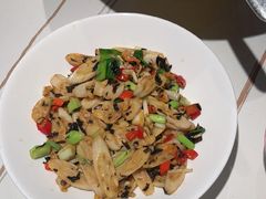 -阿瓦山寨·湘菜现炒·剁椒鱼头王(咸阳总店)
