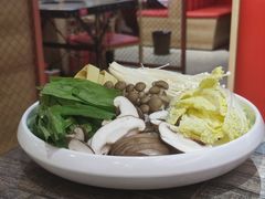 -鸡遇虾煲干锅火锅(小寨金莎店)