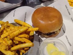 -TRIPS BURGER(大钟寺店)