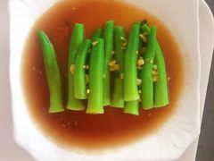 -乐禧母婴全自营月嫂(宝山店)